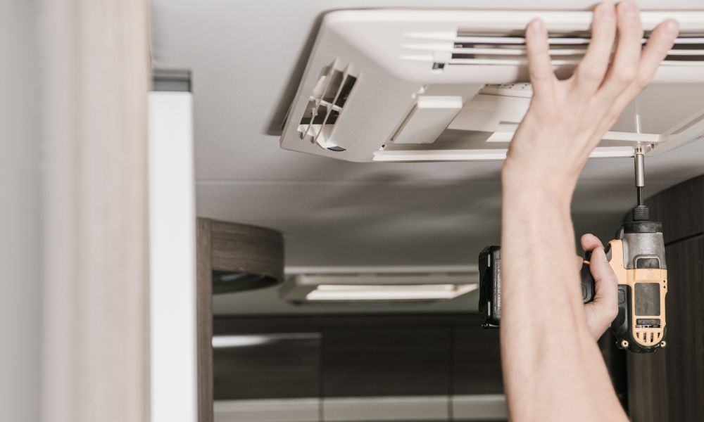 5 Signs That Your RV Air Conditioner Needs Repairs